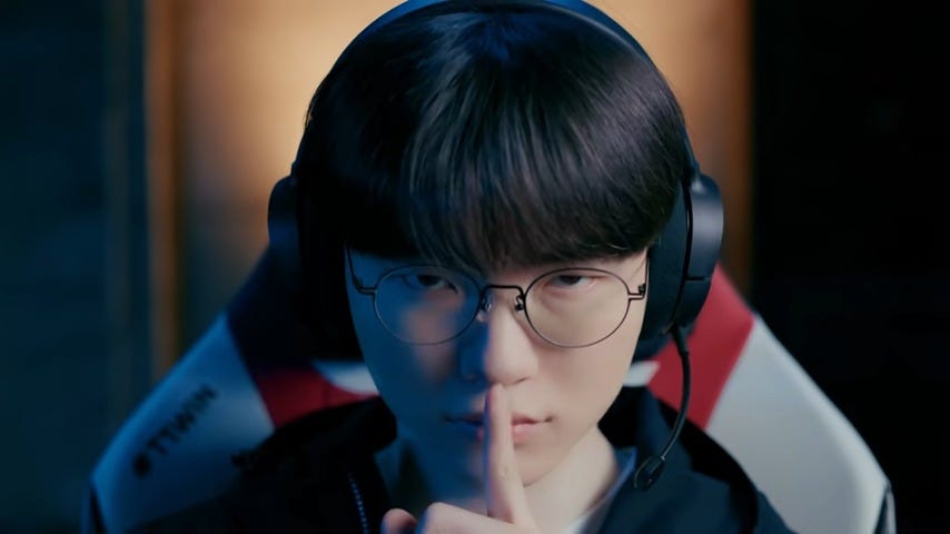 Stray kids ceremony m v 2 43 screenshot 1756482097971.jpg