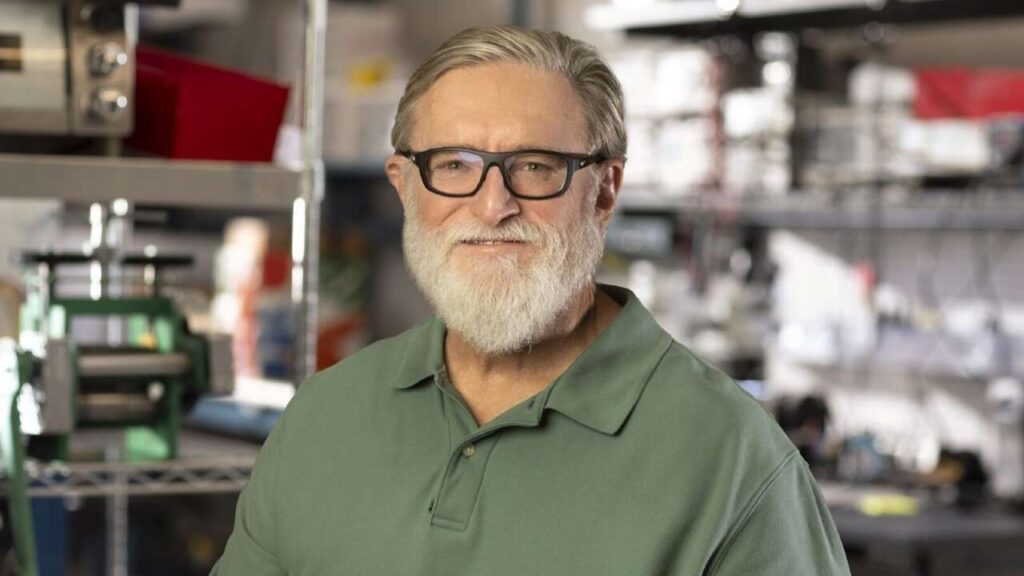 4603718 gabenewell.jpg